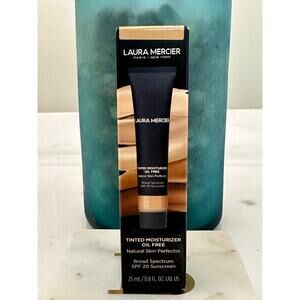Laura Mercier NIB Tinted Moisturizer Oil Free Natural Skin Protector 3N1 Sand